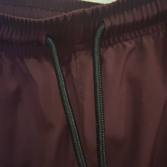 Santiny Wine-Colored Quick Dry Shorts | 9” Inseam | Lightweight & Comfy Medium - Picture 9 of 9